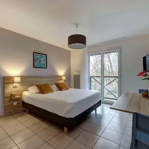 Hotel Zenitude Hôtel-résidences L'orée Du Parc Divonne-les-Bains