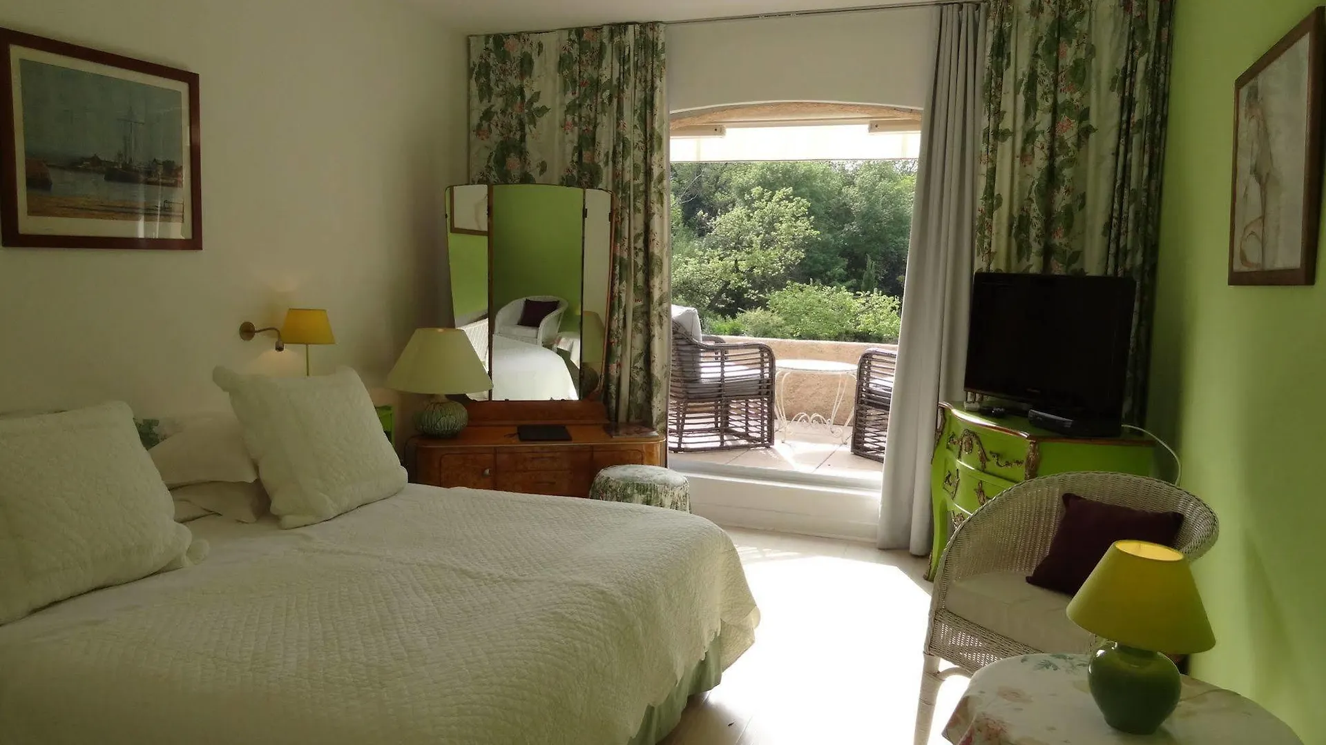 ****  Hotel Le Verger Maelvi Grimaud France